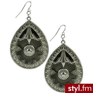 Shany Tear Drop Earrings - Forever21 - Polyvore. Pobrano ze strony: http://www.polyvore.com/shany_tear_drop_earrings/thing?id=7765299 - Pozostałe Dodatki Moda