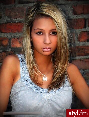 Średnie Fryzury