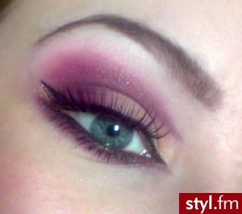 https://www.facebook.com/pages/Make-Up-Art-Natalia-Pirszel/165346876937465 - Wieczorowe Makijaże