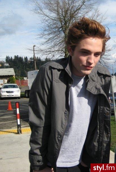 Rob Pattinson - Średnie Męskie Fryzury