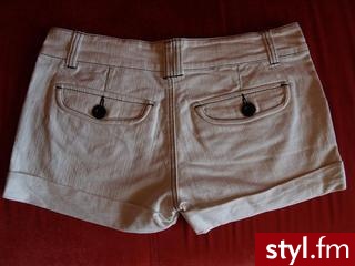 http://allegro.pl/item676918992_biale_spodenki_denim_co_rozmiar_40_nowe.html

35 zł. - Pozostałe Ciuchy Moda