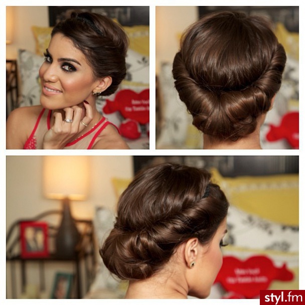 Brązowe Upięcie Kręcone Wieczorowe Długie Fryzury