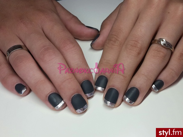 Manicure hybrydowy mat   folia transferowa - Kwadratowe Naturalne Paznokcie