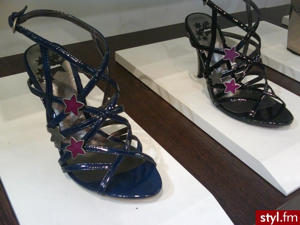Oryginalne buciki dostępne w sklepie Bata ;) Przepraszam za jakość zdjęcia, ale robione telefonem. - Pozostałe Buty Moda