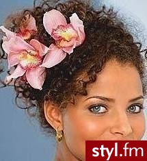 fryzura koki. Fryzury ślubne, wieczorowe. fryzura koki - Internetowy Katalog Fryzur IKF.com.pl, propozycje fryzur na każdą okazję np. fryzury z grzywka - Ślubne Średnie Fryzury