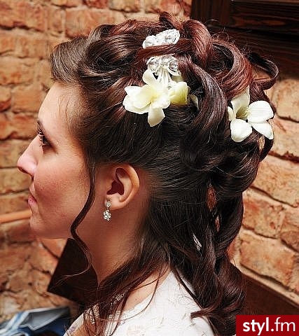 Ślubne Długie Fryzury