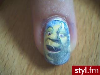 shrek wykonany metoda gazetowa - Paznokcie