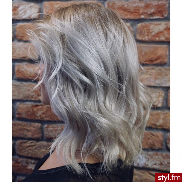 Blond Rozpuszczone Kręcone Na co dzień Średnie Fryzury