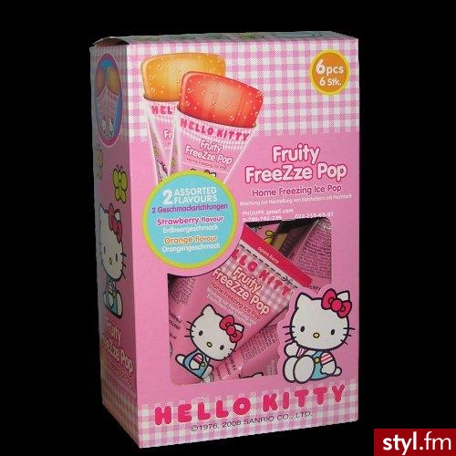 Pudełko, zawierające 6 lodowych lizaków z wizerunkiem sławnej Hello Kitty. Wystarczy włożyć do zamrażarki i po jakimś czasie, cieszyć się owocowym smakiem :) Dostępne na Allegro za 20 zł. - Misz-masz
