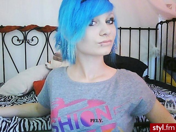 blue. - Krótkie Fryzury
