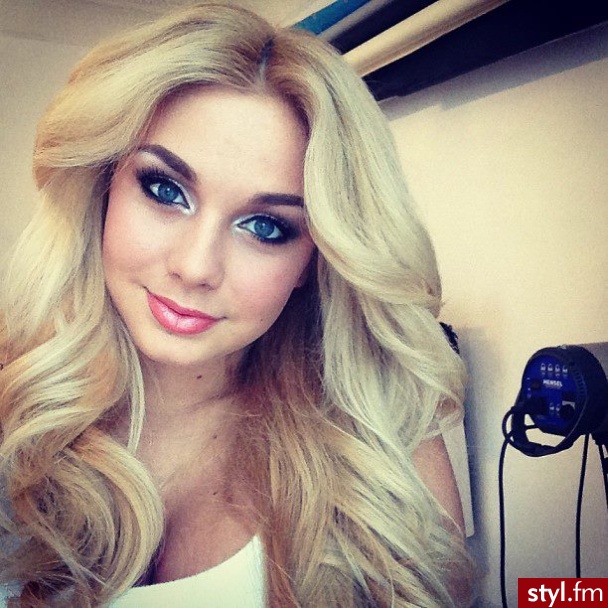 Blond Rozpuszczone Kręcone Na co dzień Długie Fryzury