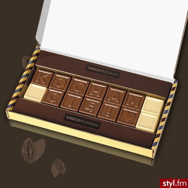 Czekolada. http://chocolissimo.pl/do/chocotelegram
Z tej strony można przsłać pyszny telegram dla bliskich;D

Ja wysłałam mamie, na dzień mamy, czekam na jej reakcje ;d - Misz-masz