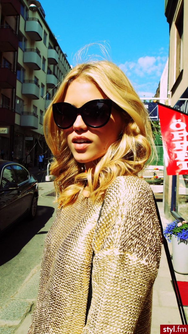 Blond Rozpuszczone Kręcone Na co dzień Średnie Fryzury