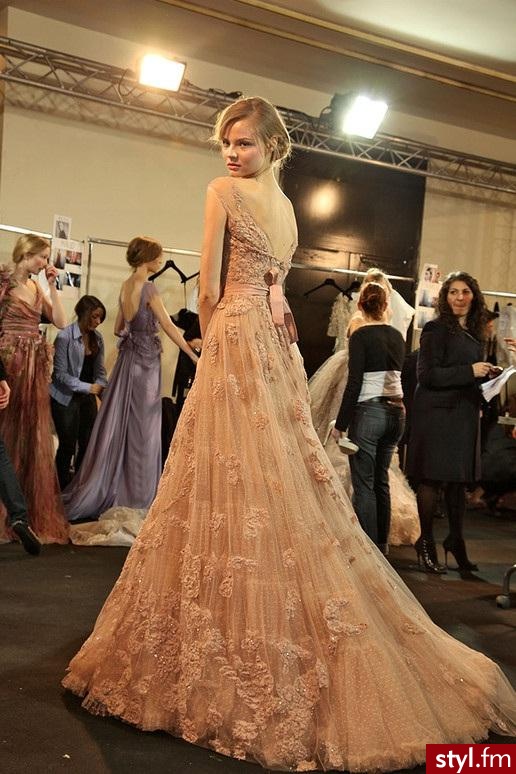 Sukienki Moda