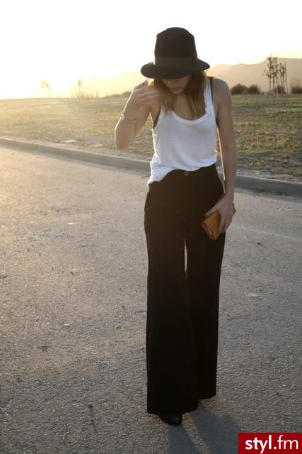 Jeżeli zdjęcie znajduje się już w galerii poproszę o link - Moda uliczna Inne Moda