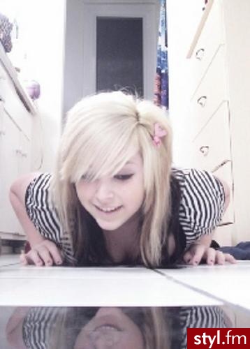 EMO Alternatywne Średnie Fryzury