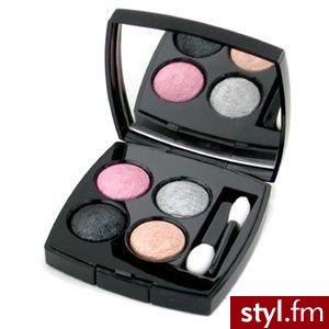 Cienie od Chanel Cena 190 zł Mi się baaardzo podobają a wam ?? ;] - Misz-masz