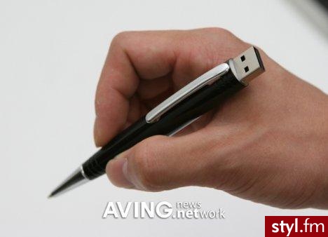 2 w 1... Długopis i Pen Drive ;DD ;] - Gadżety Inne Moda