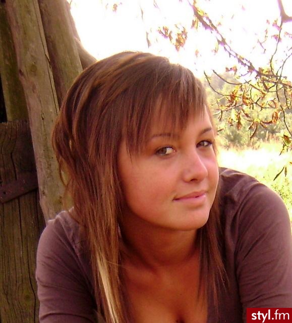 Średnie Fryzury