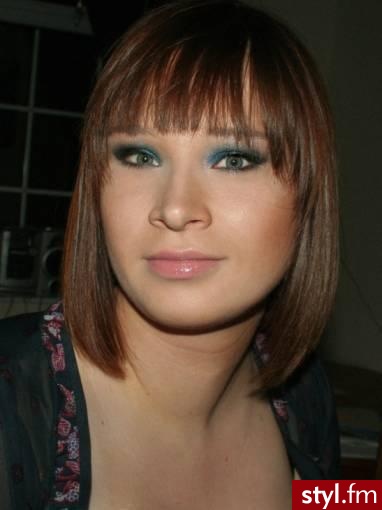 Średnie Fryzury