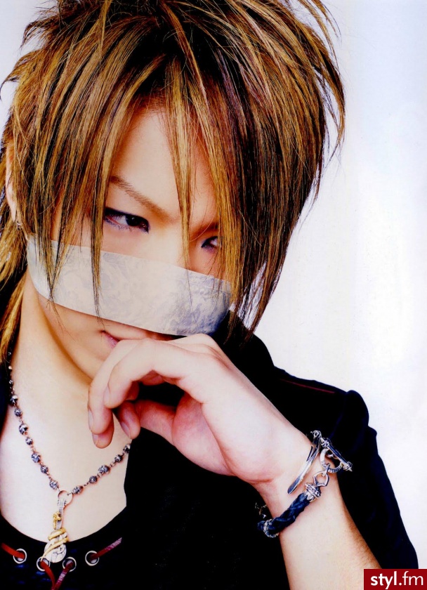Reita Gazette. Shiver - Średnie Fryzury