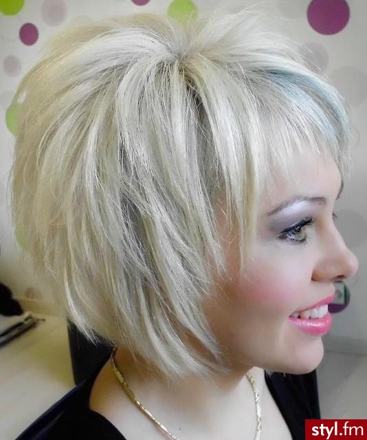 Blond Rozpuszczone Proste Wieczorowe Krótkie Fryzury