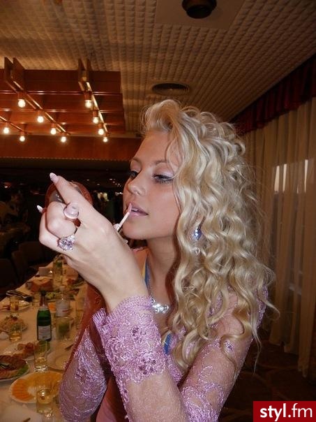 Blond Rozpuszczone Kręcone Na co dzień Długie Fryzury
