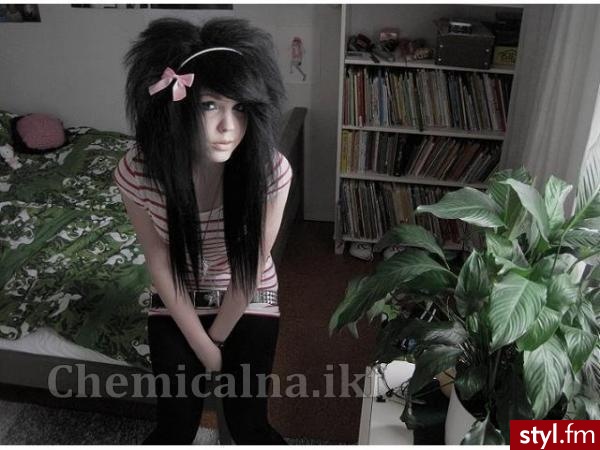 <3 - EMO Alternatywne Średnie Fryzury