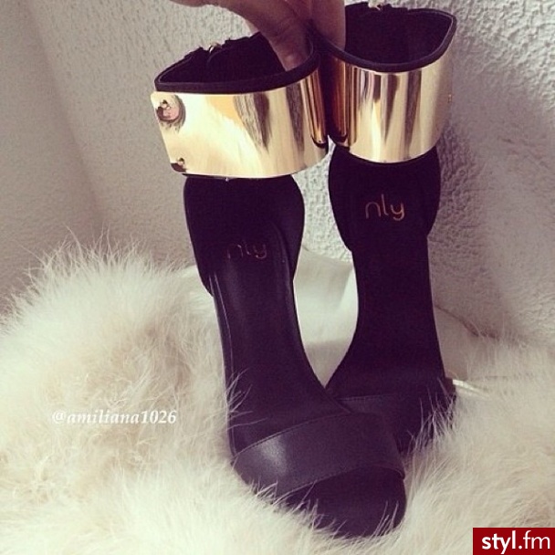 Szpilki Buty Moda