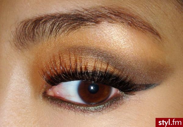 makijaż. * MAC Eye Shadow x 4 in Leopard Luxe
* Milani Eye Tech Liquid Eye Liner in Black
* MAC Club Eyeshadow - Makijaże
