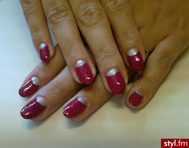 Styl RETRO :) manicure półksiężycowy na tipsie - Paznokcie