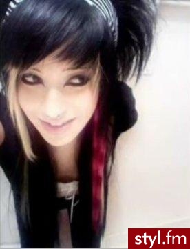Dani Gore.
Jeśli zdjęcie jest już w galerii podaj link to usunę.:) - EMO Alternatywne Średnie Fryzury
