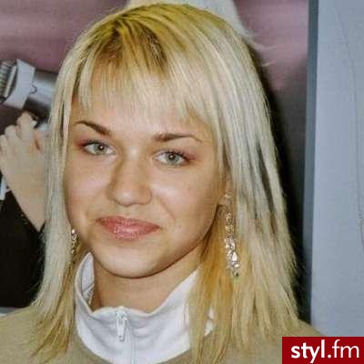 Nie wiem jak wam ale mi się podoba:) - Średnie Fryzury