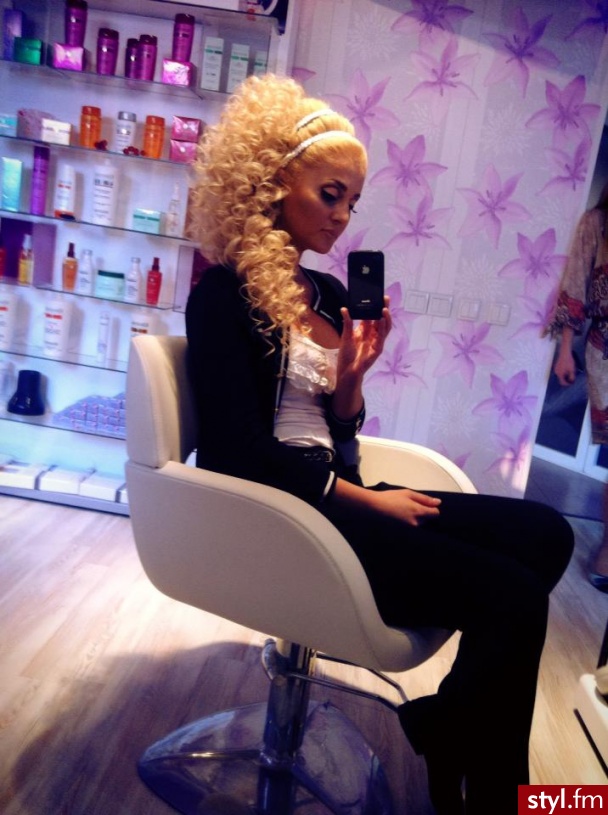 Blond Rozpuszczone Kręcone Na co dzień Średnie Fryzury