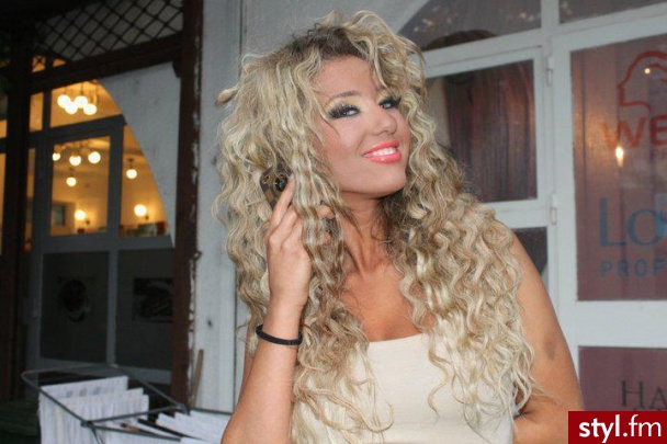Blond Rozpuszczone Kręcone Na co dzień Średnie Fryzury