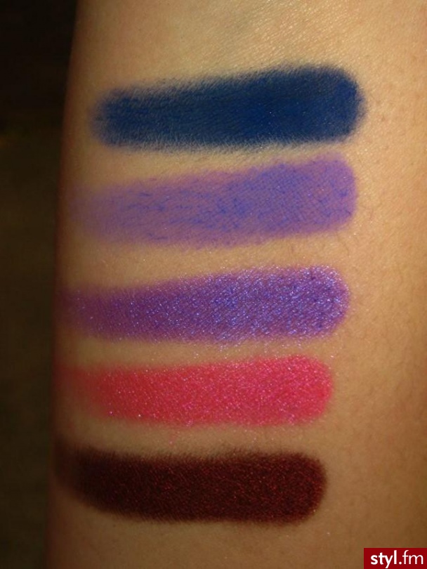 Glamour Doll Eyes Eye Shadow. Ahoy Sailor!, Tokyo, Glam Girl
Glam Girl, Lover's Lane, Bleeding Love - Makijaże