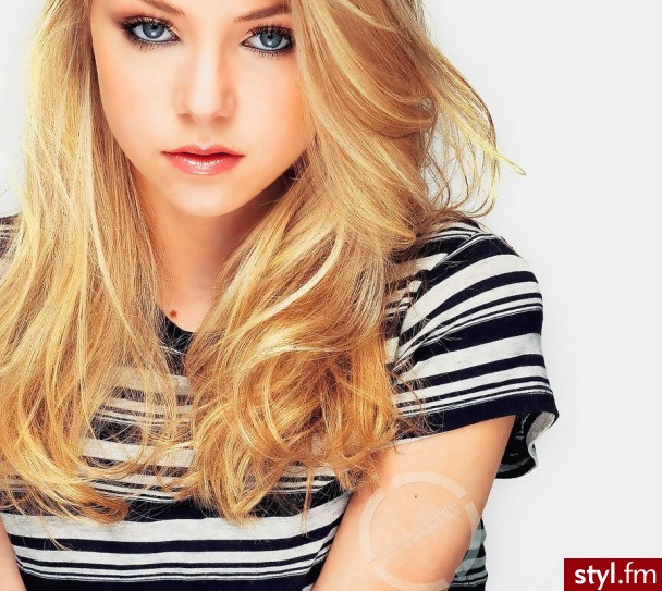 Kręcone blond włosy - Kręcone Na co dzień Średnie Fryzury