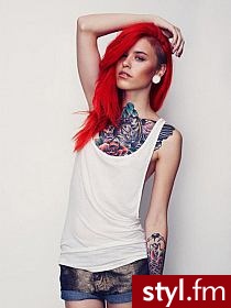 Czerwone Punk Rock Alternatywne Długie Fryzury