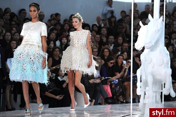 Sukienki Moda