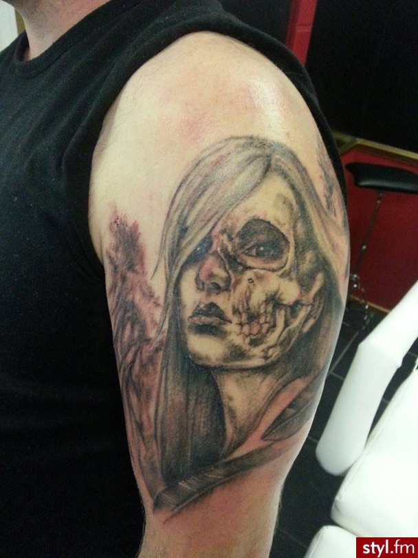 Studio JOKER  :) https://www.facebook.com/tattoo.preston?fref=ts - Tatuaże