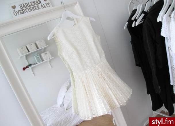 Sukienki Moda