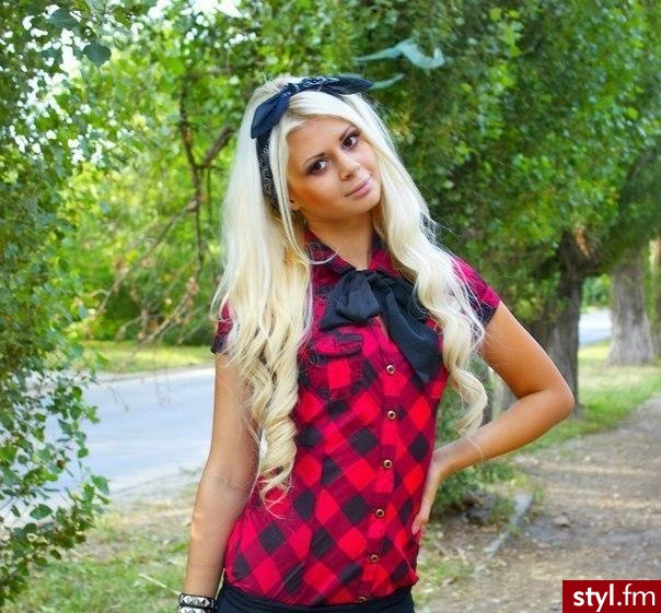 Blond Rozpuszczone Kręcone Na co dzień Długie Fryzury