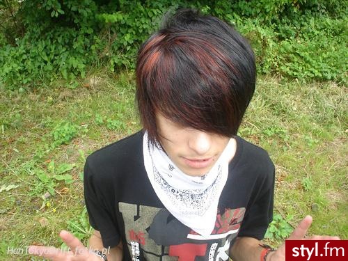Han SCENE Hair   Foto z dedykiem dla Damira, jest w lepszym świetle, ale foto z wakacji, teraz mam inną fryzurkę ziomek hehe :D - Kolorowe EMO Alternatywne Średnie Męskie Fryzury