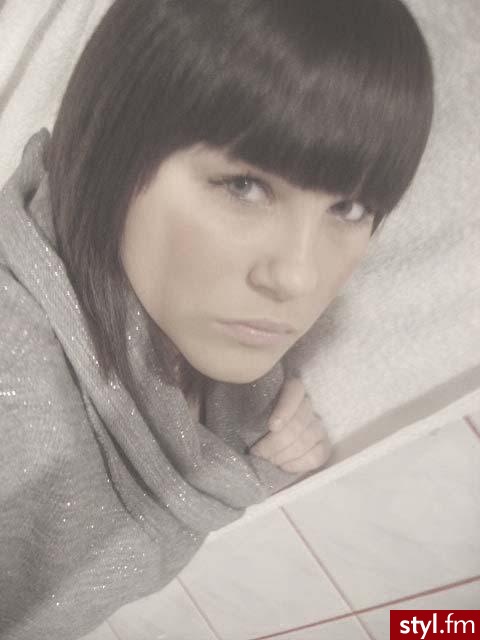 Średnie Fryzury