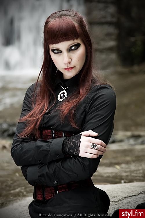 Średnie Fryzury