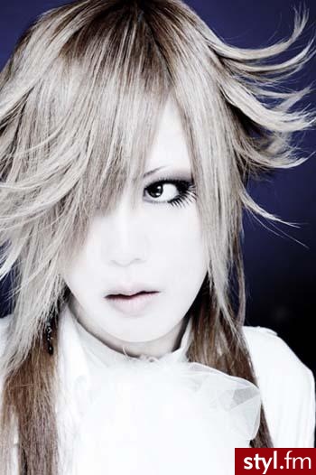 Jyou. Jyou- czyli wokalistka exist†trace - Średnie Fryzury