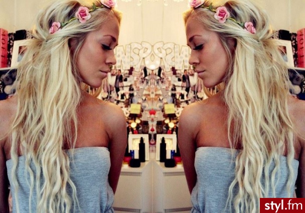 Blond Rozpuszczone Kręcone Na co dzień Długie Fryzury