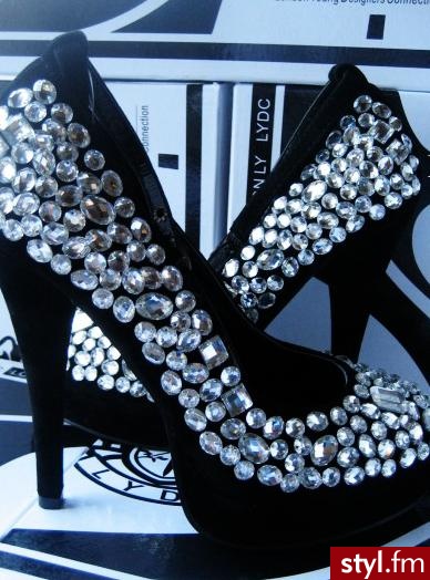 Inne kolory: http://ikf.styl.fm/buty/item762310.htm - Pozostałe Buty Moda