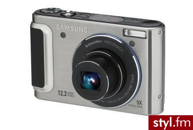 Piękny
kompakt w stylu retro, z doskonałą optyką.
Samsung prezentuje nowy, wyposażony w matrycę 12 megapikseli model WB1000. Aparat wyposażony jest w ultra szerokokątny obiektyw 24mm firmy Schneider Kreuznach oraz 5-krotny zoom optyczny.
Nowy aparat Sa - Gadżety Inne Moda