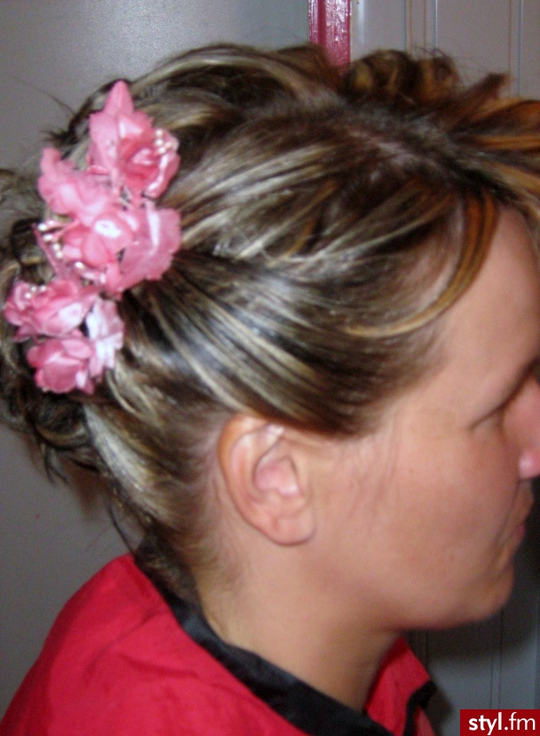 Blond Upięcie Kręcone Wieczorowe Średnie Fryzury